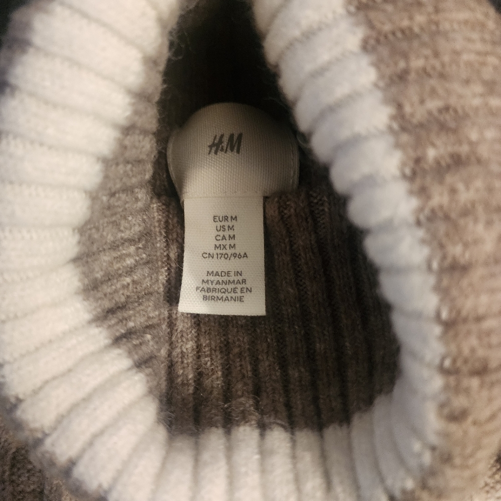Ladies - Brown Rib-KnitTurtleneck Sweater